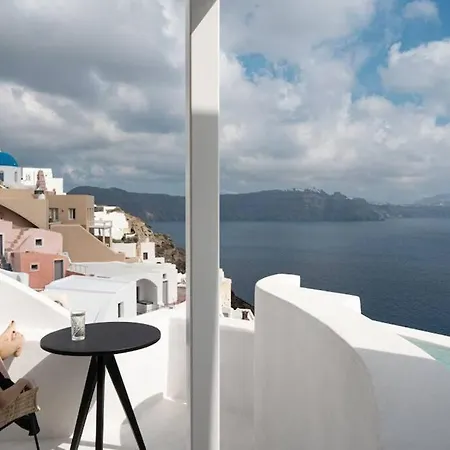 Gala -volcano View Apartment Oia (Santorini)