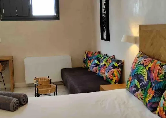 Gala -volcano View Apartment Oia (Santorini)